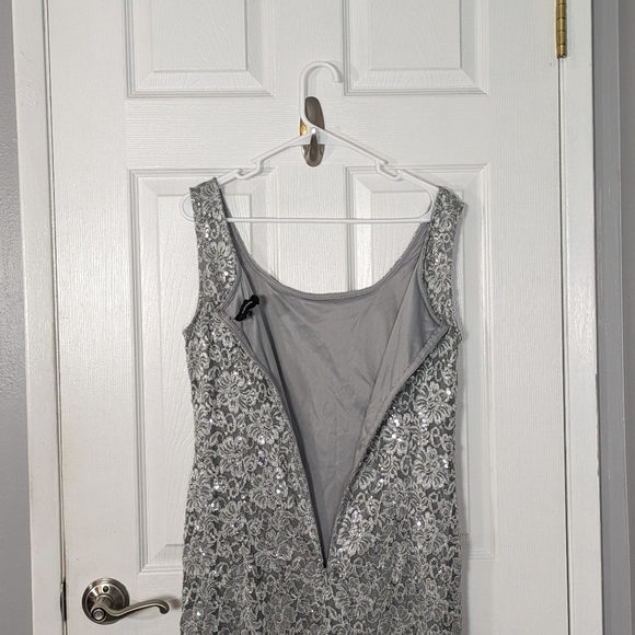 R&M Richards Silver Sequined Midi Bodycon Sleeveless Formal Shift Dress Size 12 - Picture 7 of 8